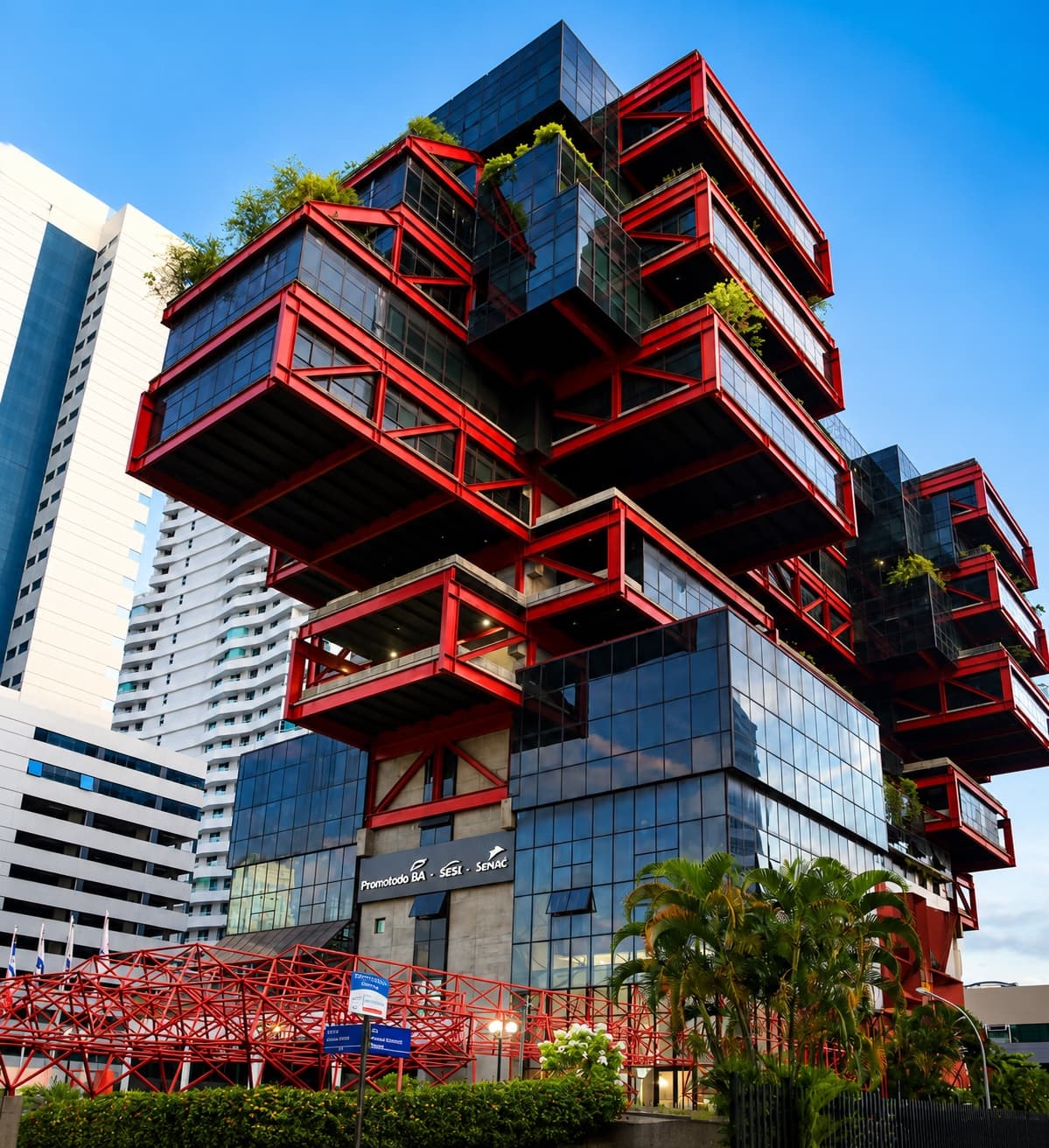 Edifício corporativo brasileiro de arquitetura icônica